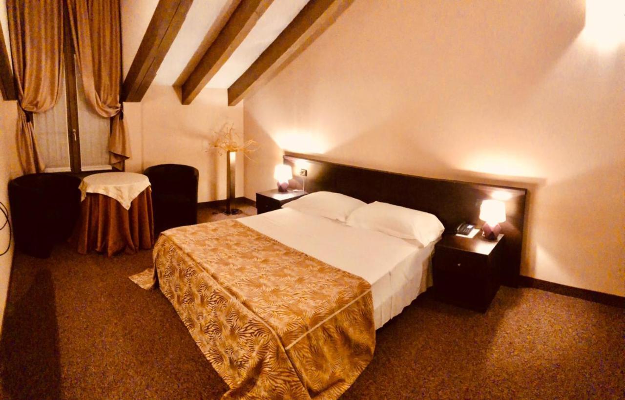 Hotel Malpensa Inn Aereoporto Tornavento  Buitenkant foto