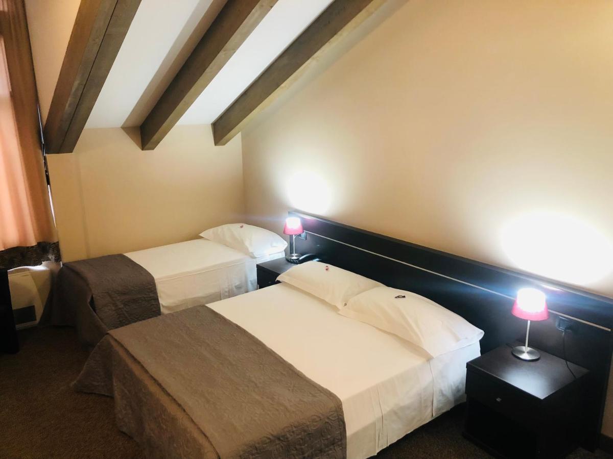 Hotel Malpensa Inn Aereoporto Tornavento  Buitenkant foto