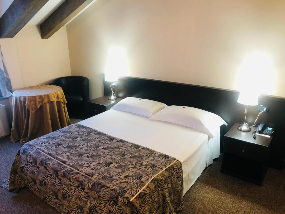 Hotel Malpensa Inn Aereoporto Tornavento  Buitenkant foto
