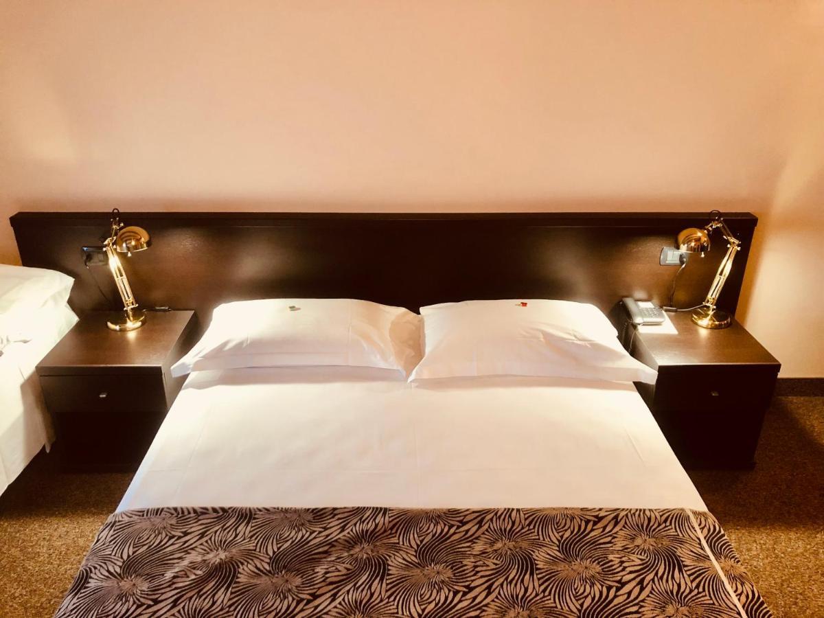 Hotel Malpensa Inn Aereoporto Tornavento  Buitenkant foto