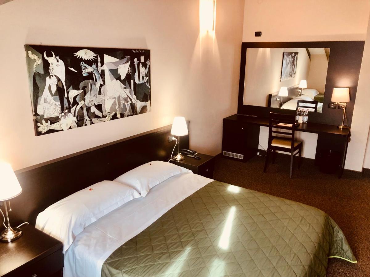 Hotel Malpensa Inn Aereoporto Tornavento  Buitenkant foto