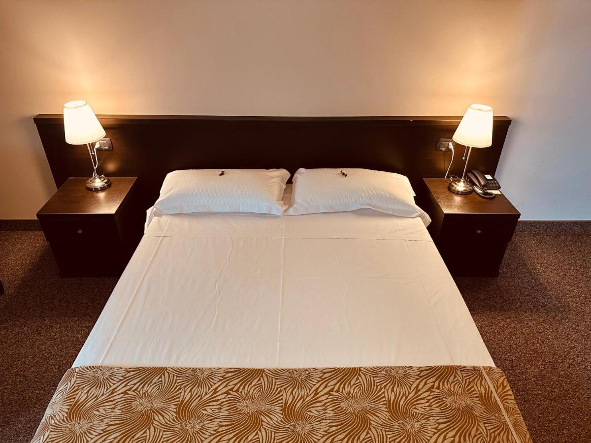 Hotel Malpensa Inn Aereoporto Tornavento  Buitenkant foto