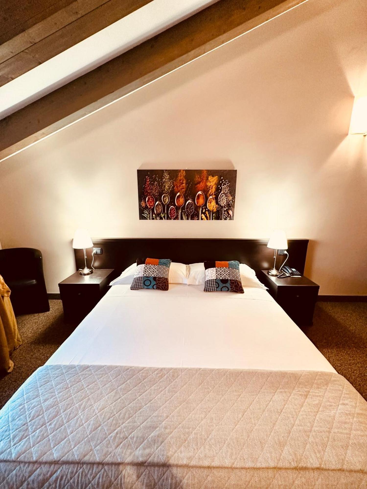 Hotel Malpensa Inn Aereoporto Tornavento  Buitenkant foto