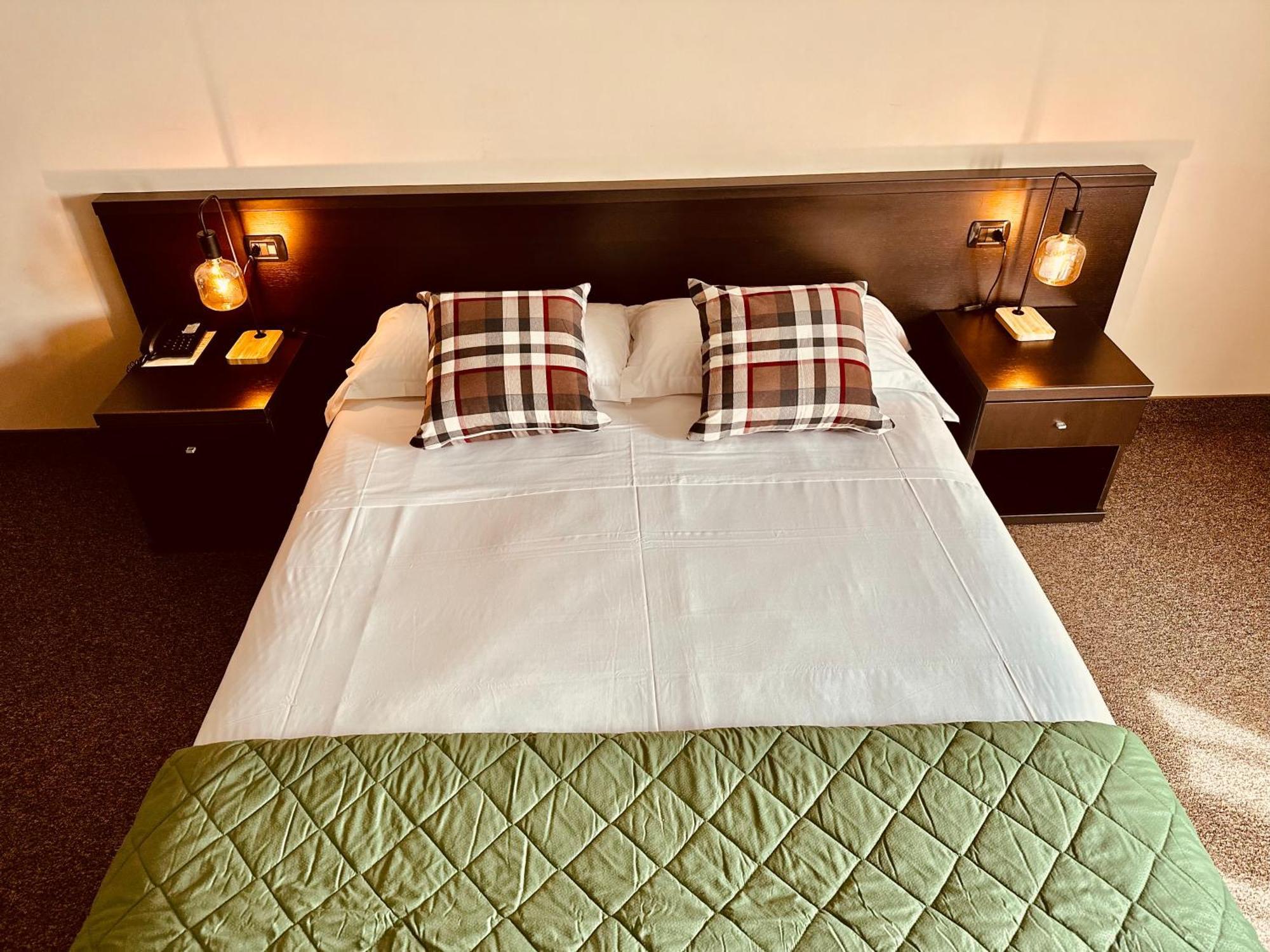 Hotel Malpensa Inn Aereoporto Tornavento  Buitenkant foto