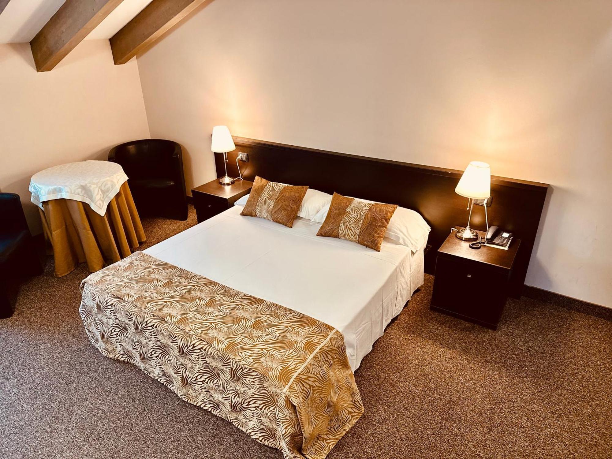 Hotel Malpensa Inn Aereoporto Tornavento  Buitenkant foto